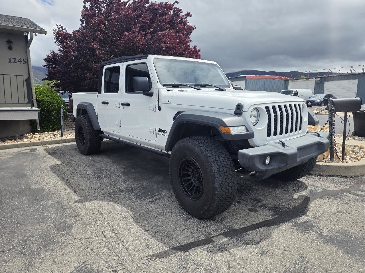 Used 2020 Jeep Gladiator Sport w/ Quick Order Package 24S AWD/4WD image 1