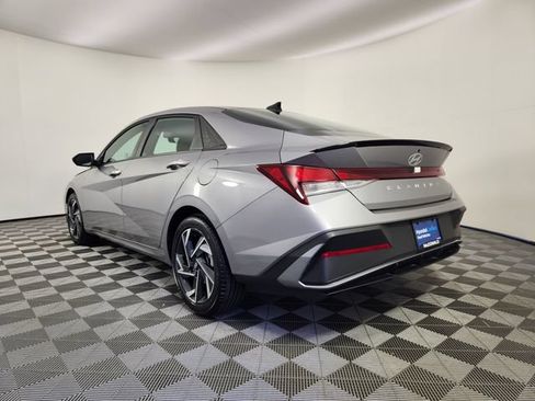 Certified 2025 Hyundai Elantra Sport FWD image 3