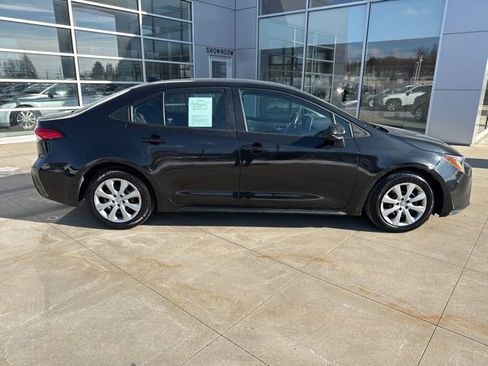Used 2021 Toyota Corolla LE image 8