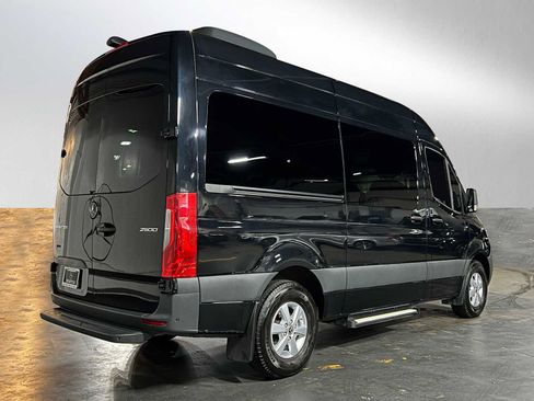 Used 2022 Mercedes-Benz Sprinter 2500 image 3