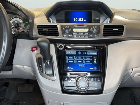 Used 2016 Honda Odyssey SE image 16