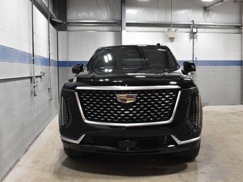 New 2025 Cadillac Escalade Premium Luxury w/ LPO, Floor Liner Package image 20