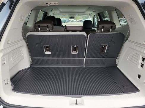 New 2026 GMC Acadia Denali w/ Super Cruise Package image 7