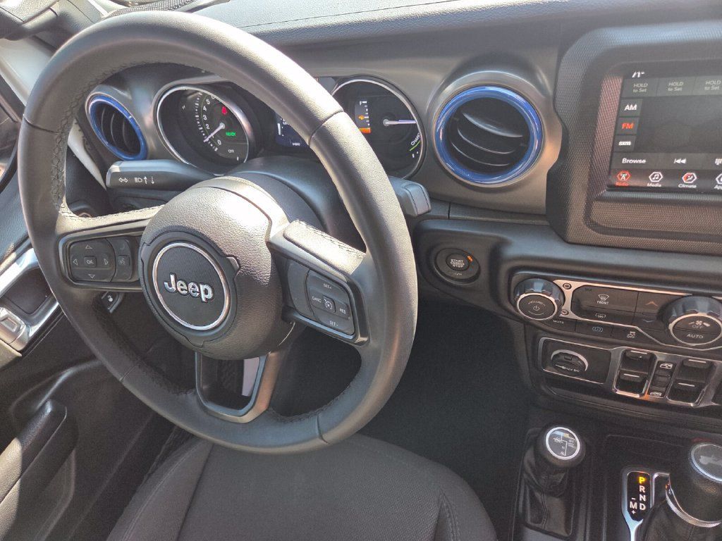 Used 2023 Jeep Wrangler Unlimited AWD/4WD image 29