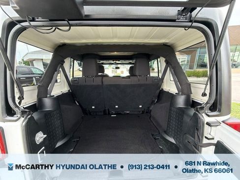 Used 2018 Jeep Wrangler Unlimited Sport S AWD/4WD image 17