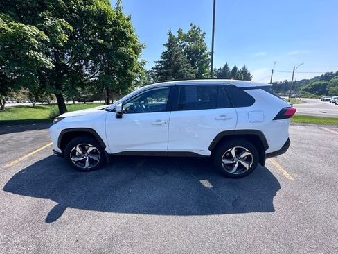 Used 2025 Toyota RAV4 SE AWD/4WD image 6