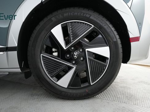 Used 2025 Hyundai Ioniq 5 Limited image 19