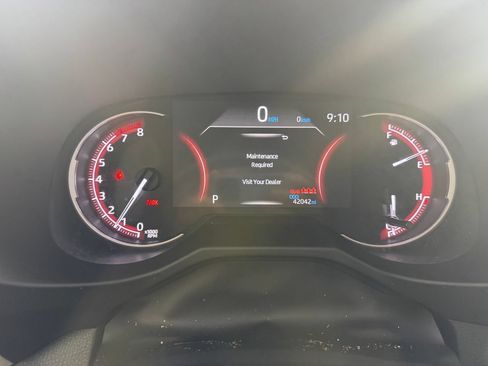 Used 2025 Toyota RAV4 XLE Premium FWD image 4