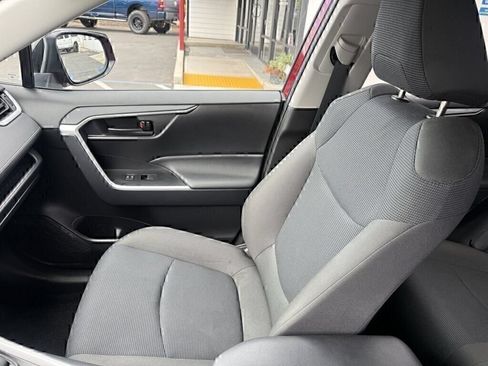 Used 2025 Toyota RAV4 LE AWD/4WD image 10