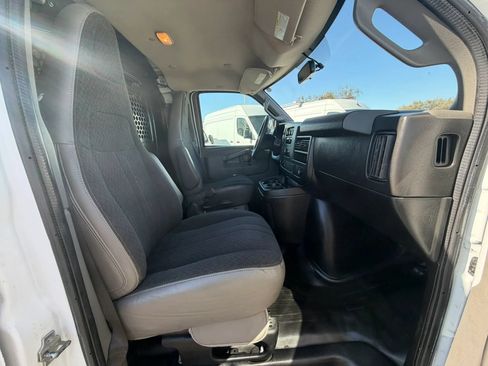 Used 2020 GMC Savana 2500 w/ Driver Convenience Package RWD image 19