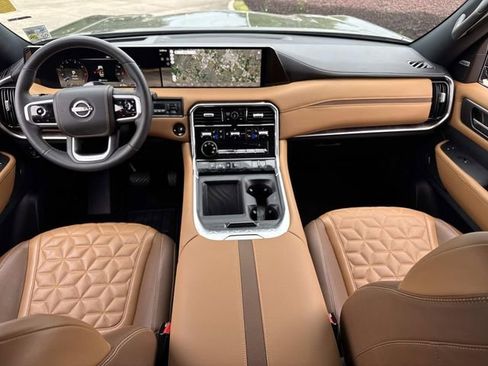 Used 2025 Nissan Armada Platinum Reserve w/ Convenience Package RWD image 20