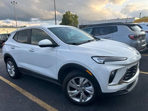 Used 2025 Buick Encore GX Preferred FWD image 2