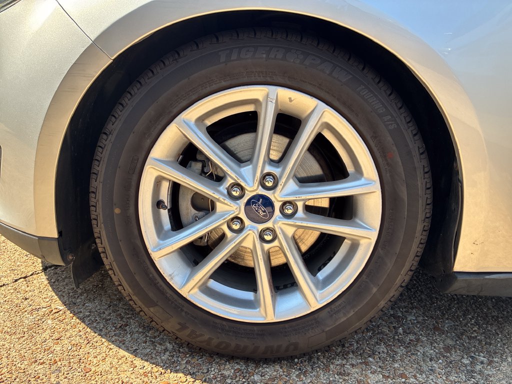 Used 2016 Ford Focus SE FWD image 24