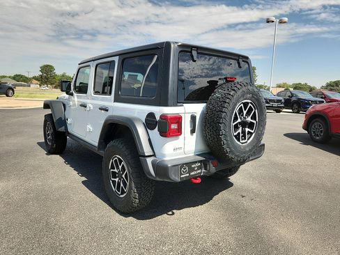 Used 2025 Jeep Wrangler Unlimited Rubicon AWD/4WD image 5