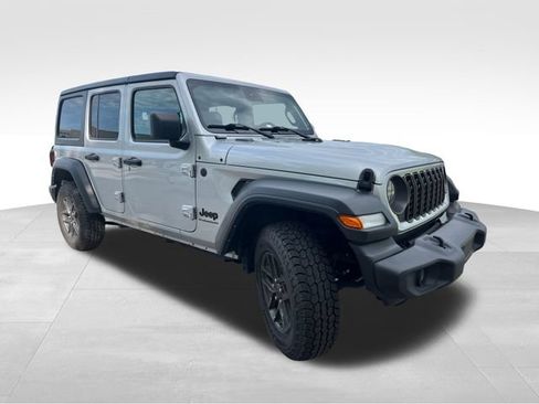 Used 2024 Jeep Wrangler Unlimited Sport AWD/4WD image 8