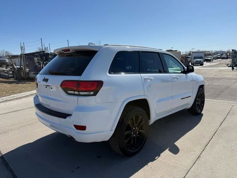 Used 2018 Jeep Grand Cherokee Altitude image 5