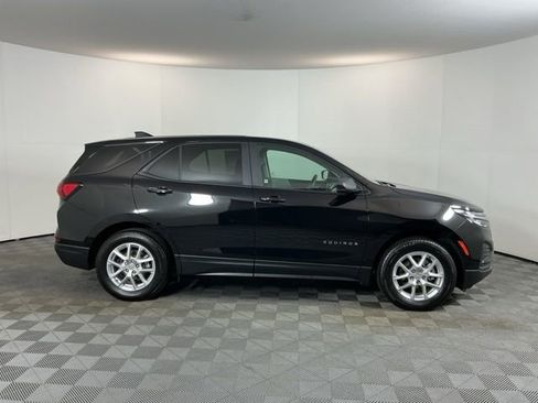 Used 2024 Chevrolet Equinox LS w/ LS Convenience Package AWD/4WD image 4