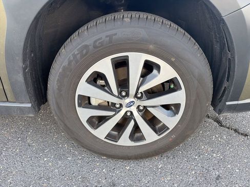 Certified 2025 Subaru Outback Premium image 10