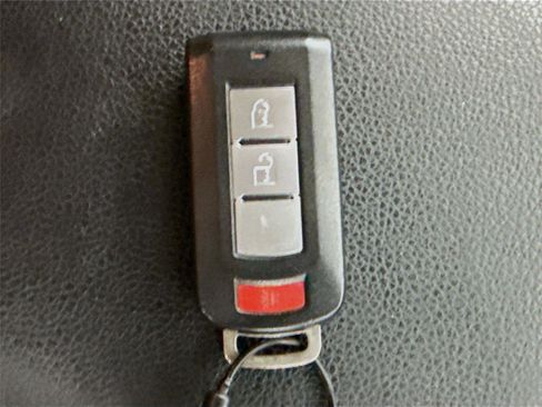 Used 2018 Mitsubishi Outlander SE FWD image 20