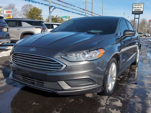 Used 2018 Ford Fusion SE image 3