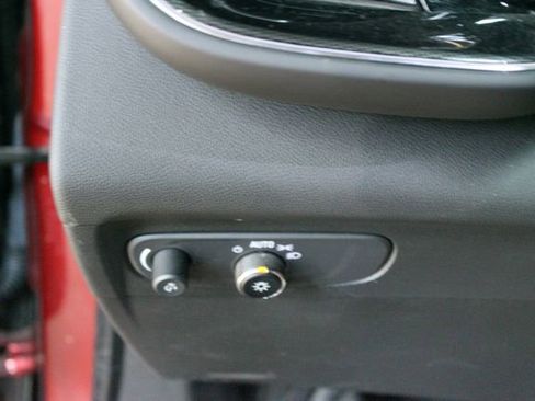 Used 2023 Buick Envision Essence image 14