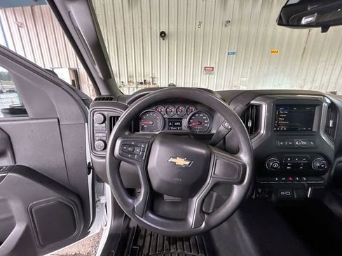 Used 2024 Chevrolet Silverado 2500 Custom w/ Custom Convenience Package image 10