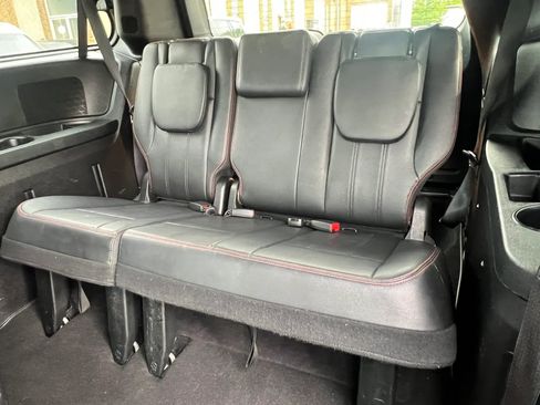 Used 2016 Dodge Grand Caravan R/T FWD image 12
