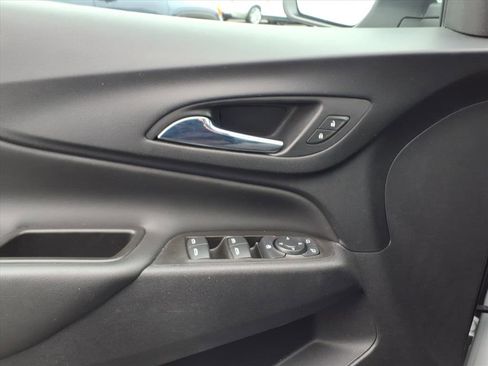 Used 2021 Chevrolet Equinox LT image 24