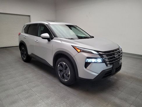 Used 2024 Nissan Rogue SV image 13