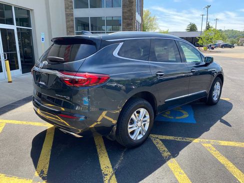 Used 2018 Buick Enclave Essence AWD/4WD image 4