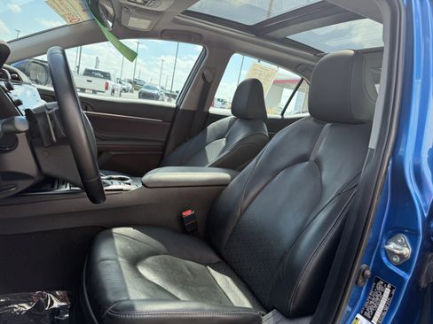 Certified 2018 Toyota Camry XSE FWD image 4