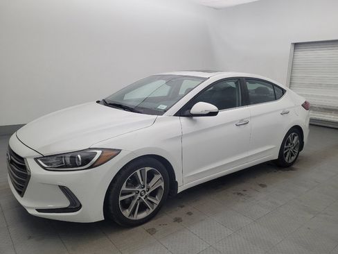 Used 2017 Hyundai Elantra Limited w/ Limited Tech Package 04 FWD image 2