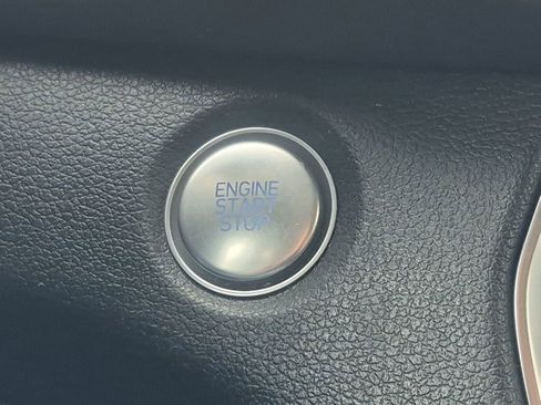 Used 2020 Hyundai Santa Fe SEL FWD image 32