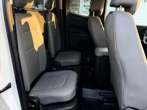 Used 2017 Chevrolet Colorado W/T w/ WT Convenience Package AWD/4WD image 11