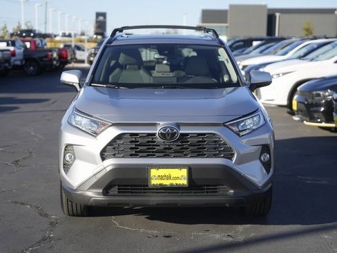 Used 2020 Toyota RAV4 XLE Premium image 3