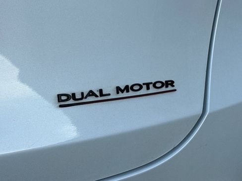 Used 2020 Tesla Model Y Long Range image 34