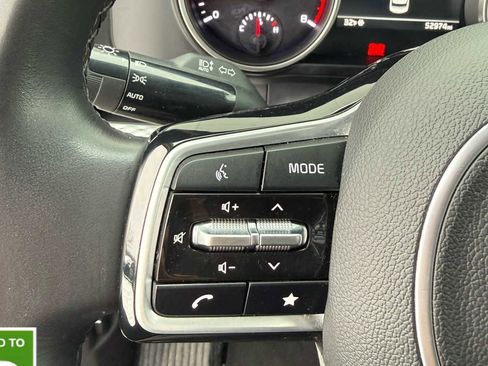 Used 2024 Kia Carnival LX image 14