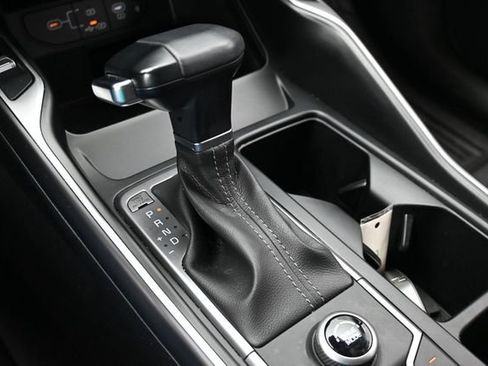 Used 2025 Kia Sorento S FWD image 25