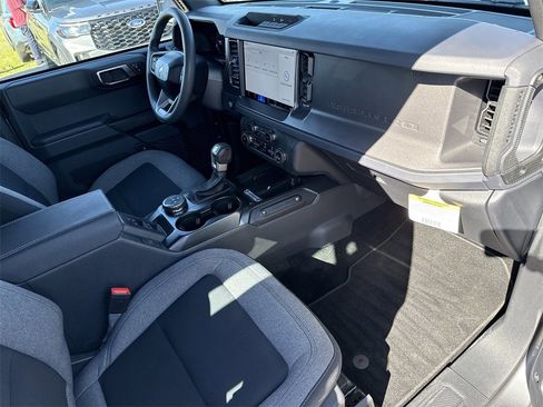 New 2025 Ford Bronco 4-Door image 28