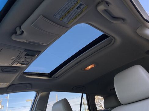 Used 2012 Subaru Outback 2.5i Limited image 17