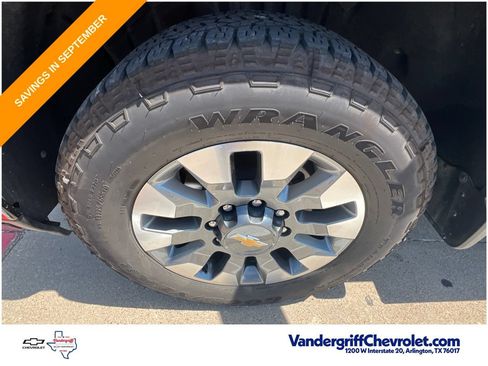 Used 2025 Chevrolet Silverado 2500 Custom w/ Custom Value Package AWD/4WD image 2