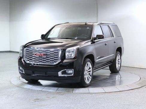 Used 2019 GMC Yukon Denali w/ Denali Ultimate Package image 3