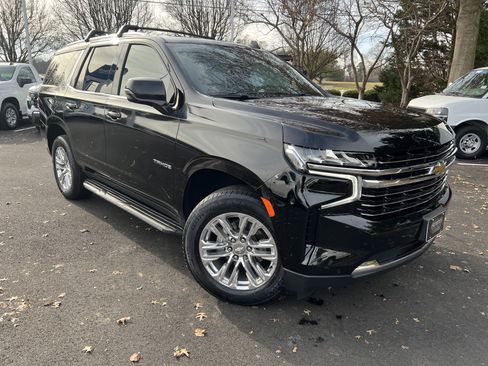 Used 2023 Chevrolet Tahoe LT w/ Luxury Package image 2