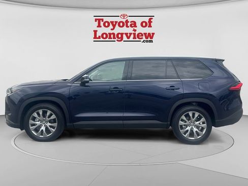 Used 2024 Toyota Grand Highlander FWD image 2