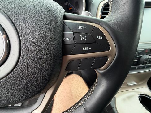 Used 2015 Jeep Grand Cherokee Overland AWD/4WD image 20