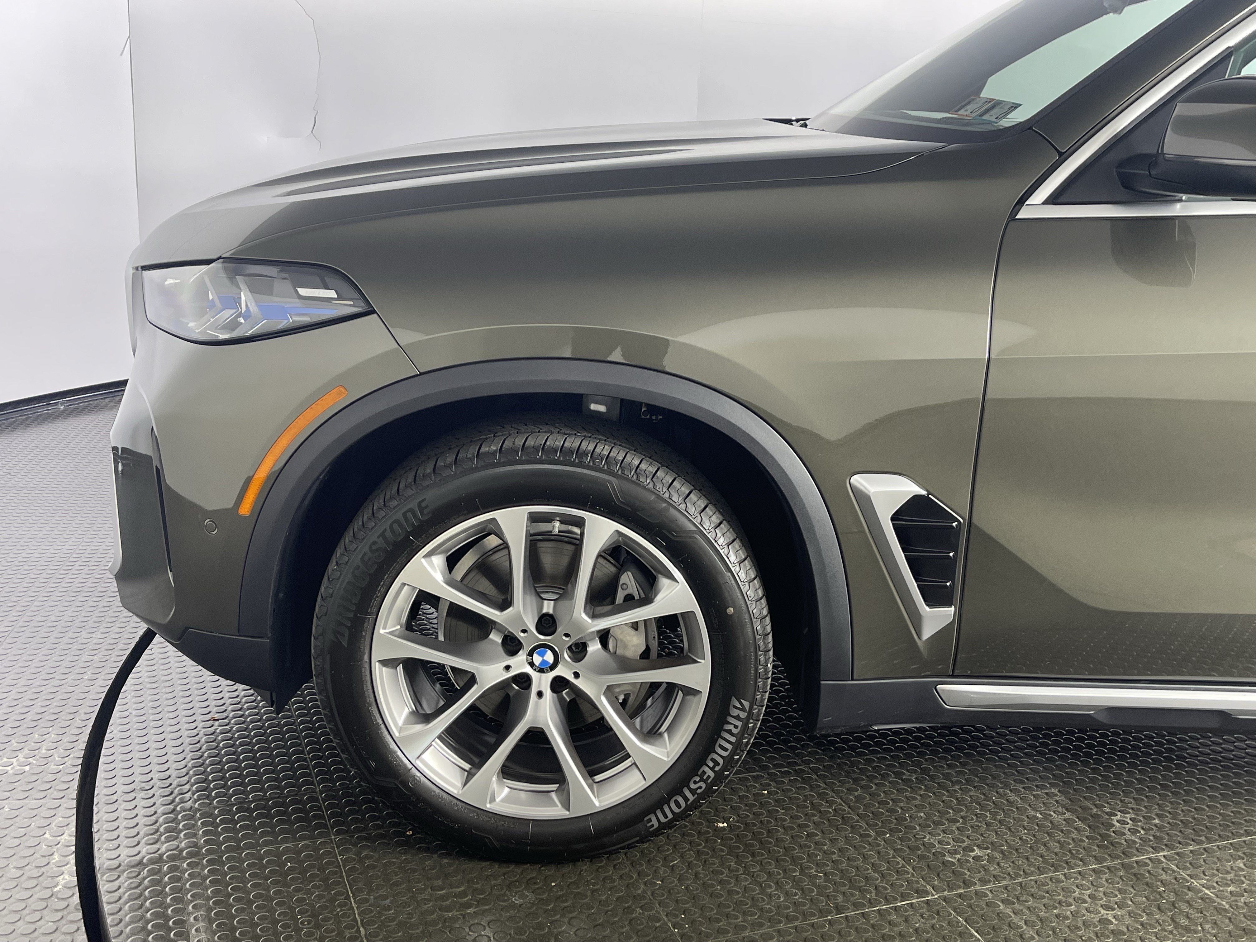Certified 2026 BMW X5 xDrive40i AWD/4WD image 4