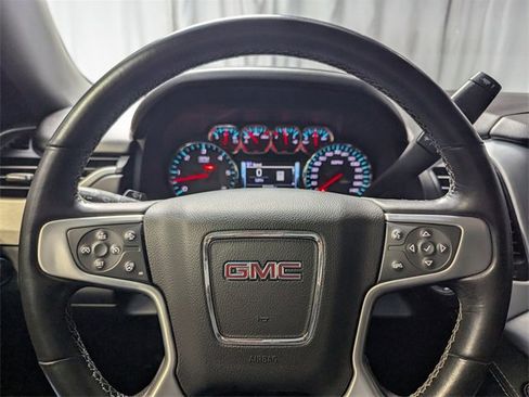 Used 2020 GMC Yukon SLT w/ Premium Edition image 25