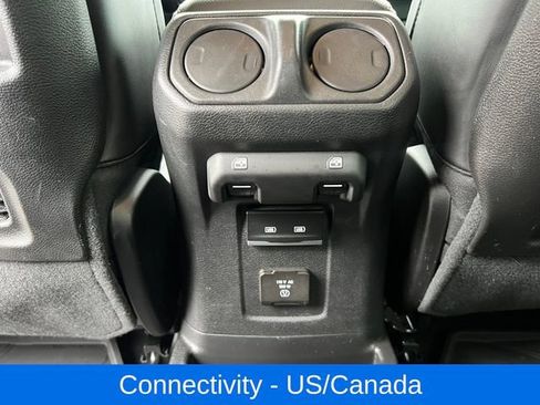 Used 2024 Jeep Wrangler Unlimited Rubicon AWD/4WD image 39