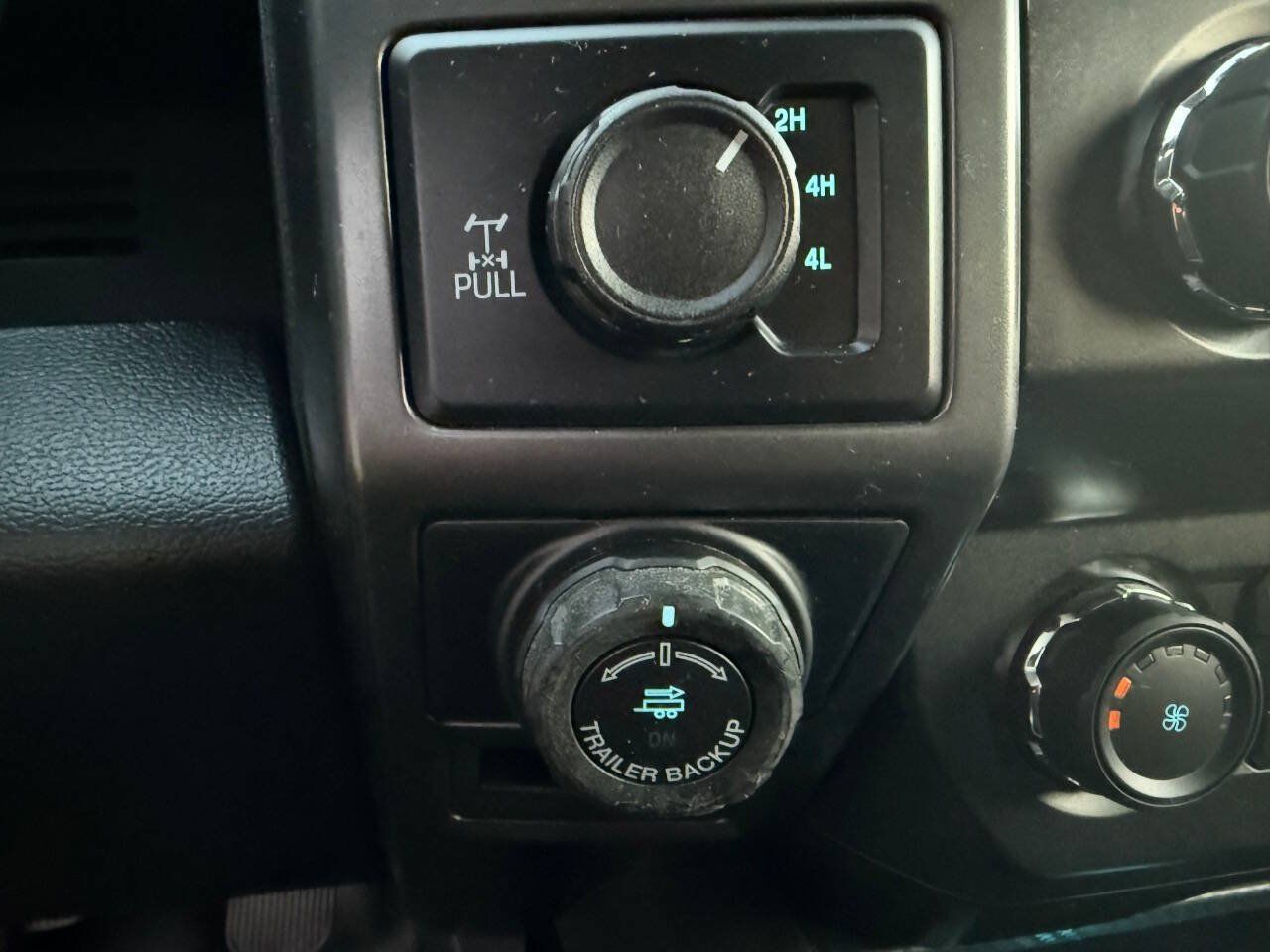 Used 2020 Ford F150 XLT w/ Equipment Group 302A Luxury AWD/4WD image 21