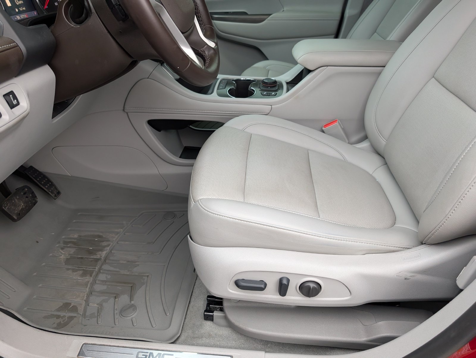Used 2023 GMC Acadia SLT FWD image 14